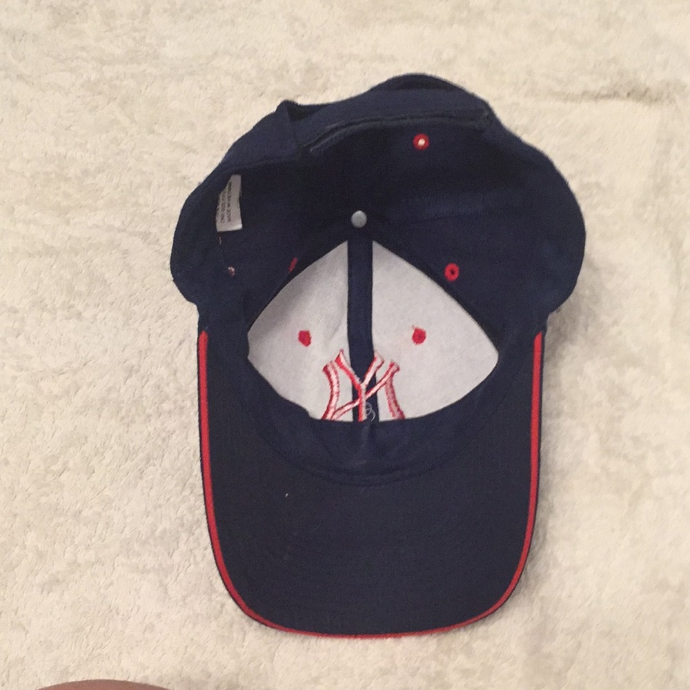 Yankees Hat. - Picture 5 of 5